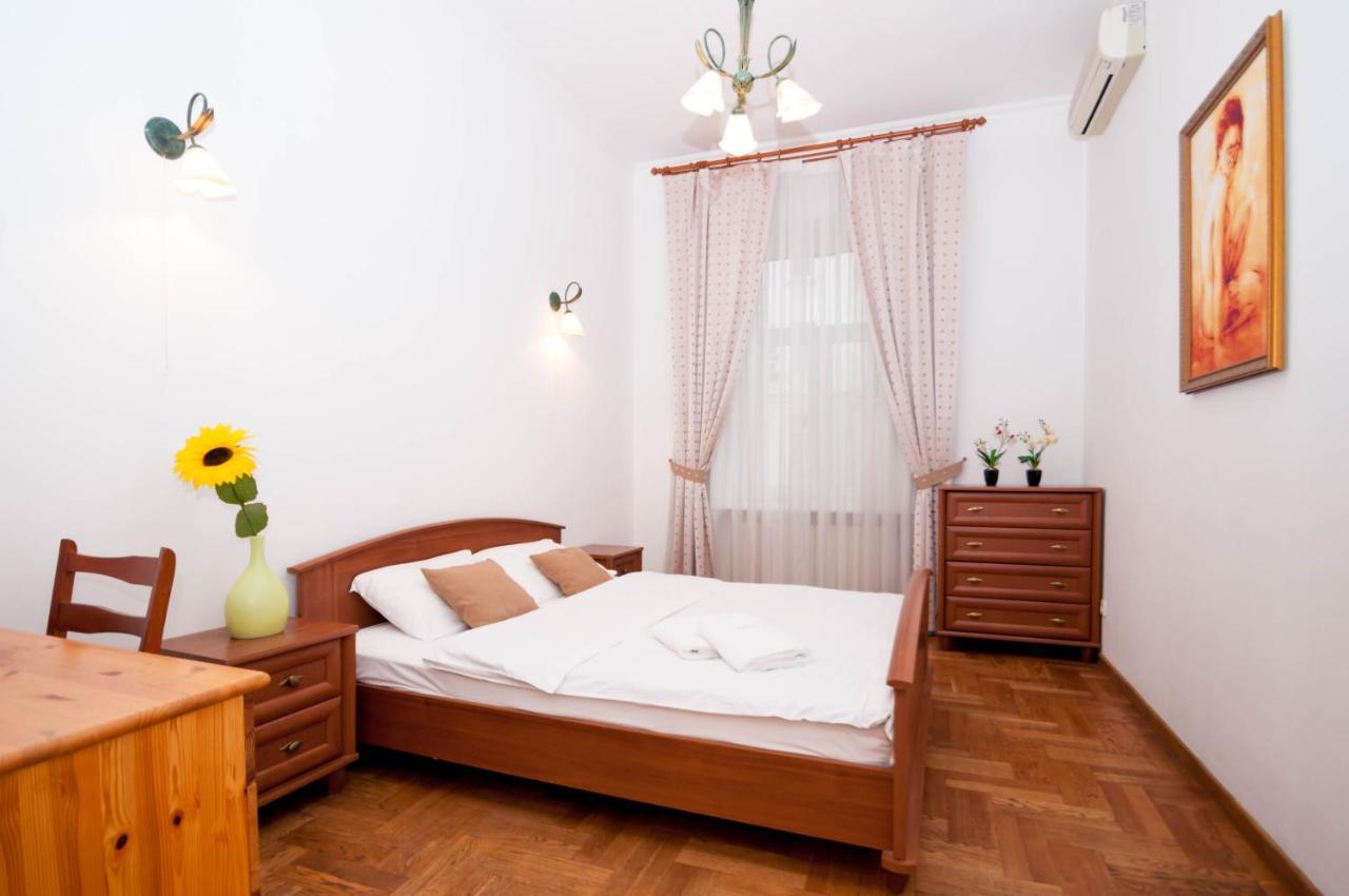 Apartment Palats Sportu Area Kiew