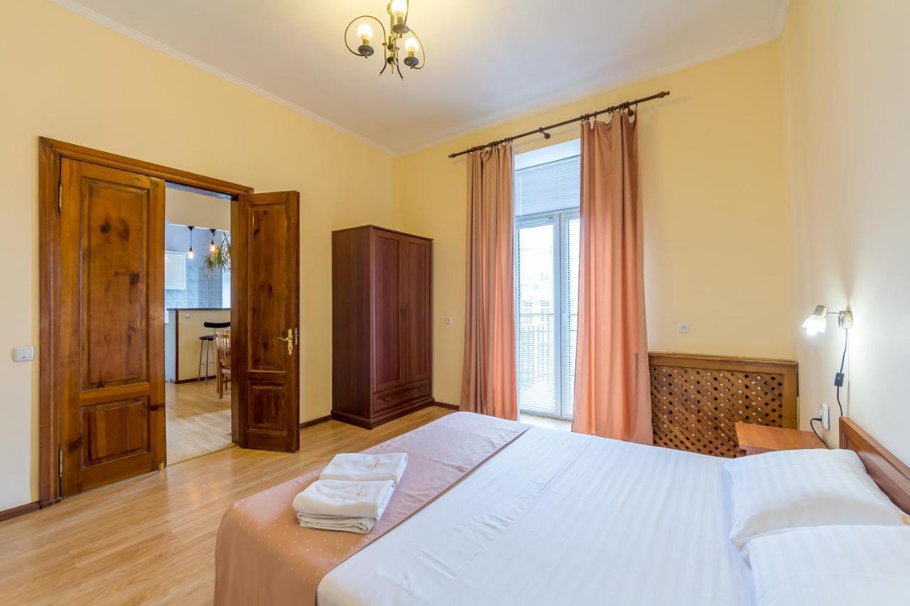 Apartment Palats Sportu Area Kiew