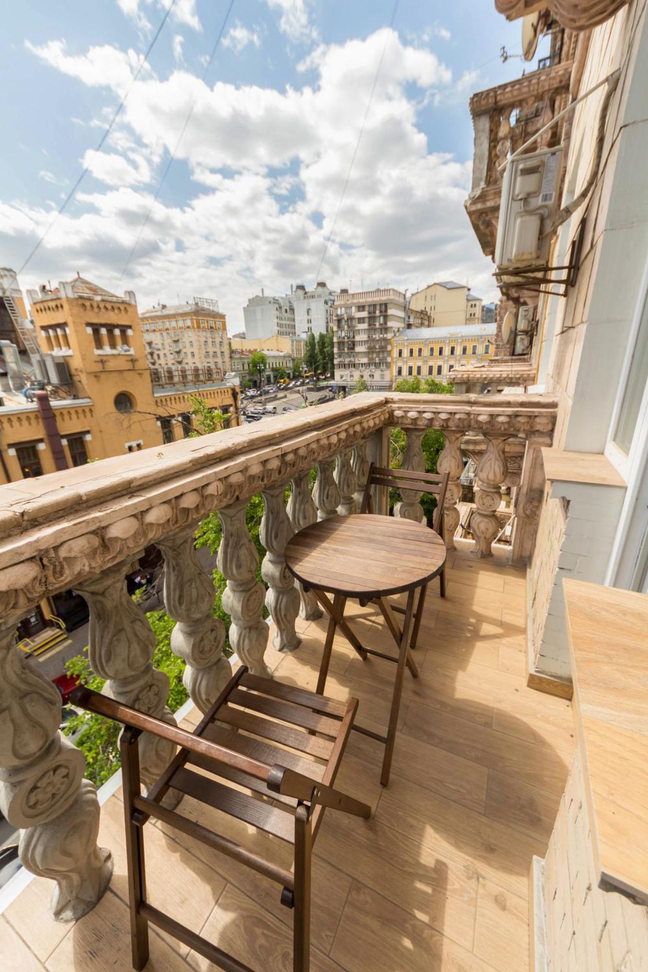 Apartment Palats Sportu Area Kiew