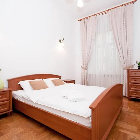 Central Apartments Palats Sportu Area Kyiv Exterior photo