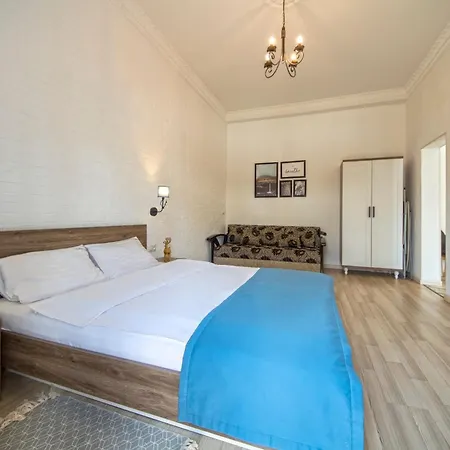 Central Apartments Palats Sportu Area Kyiv Room photo
