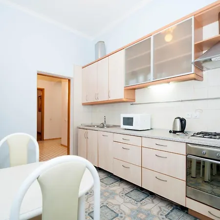 Central Apartments Palats Sportu Area Kyiv Room photo