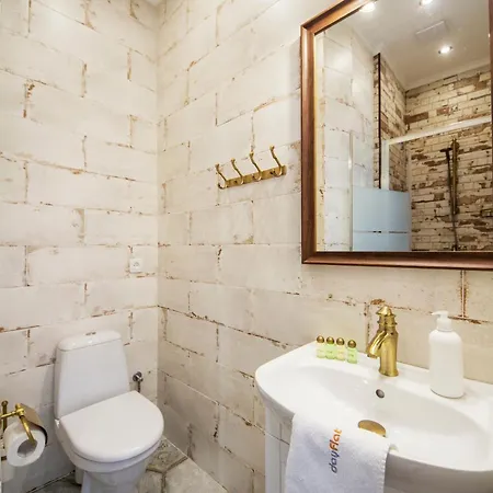 Central Apartments Palats Sportu Area Kyiv Room photo