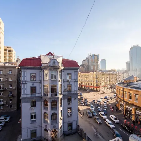 Central Apartments Palats Sportu Area Kyiv Room photo