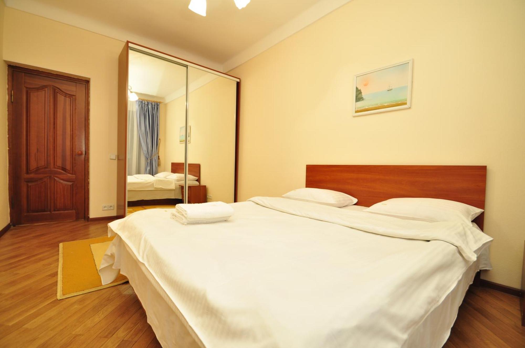 Palats Sportu Area Апартаменты